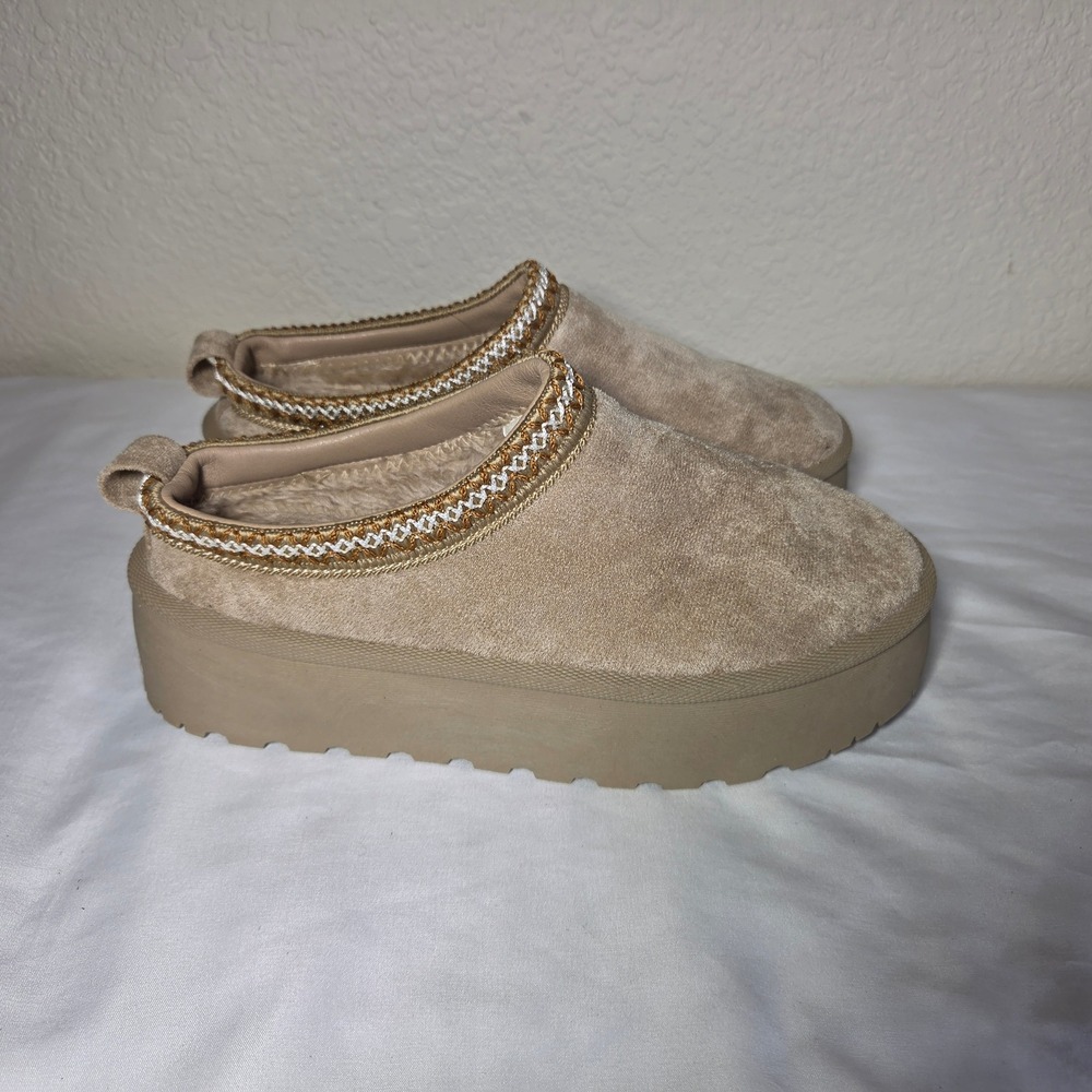 Olivia & Kate New York Womens Platform Slippers Tan Faux Suede Fur Lined Size 9